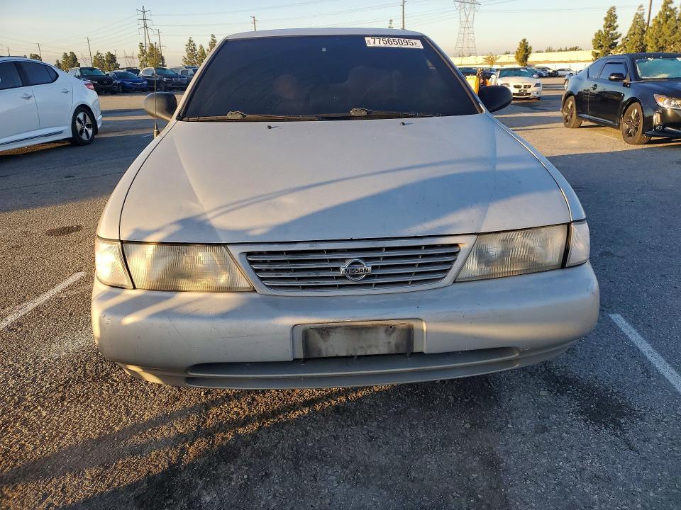 1997 Nissan Sentra Base