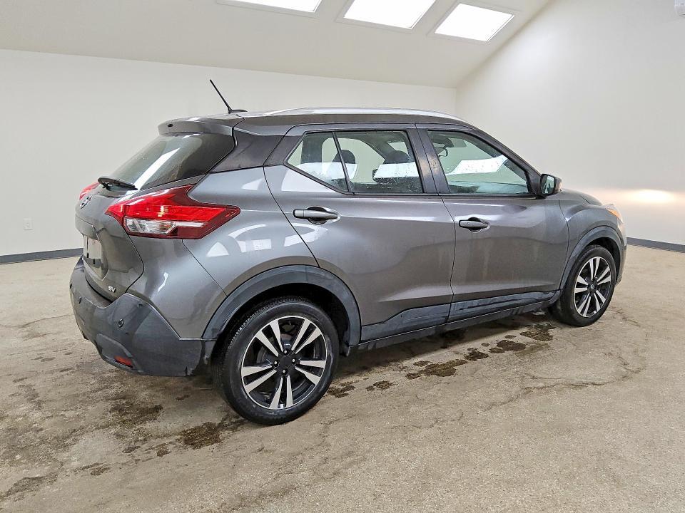 2020 Nissan Kicks sv