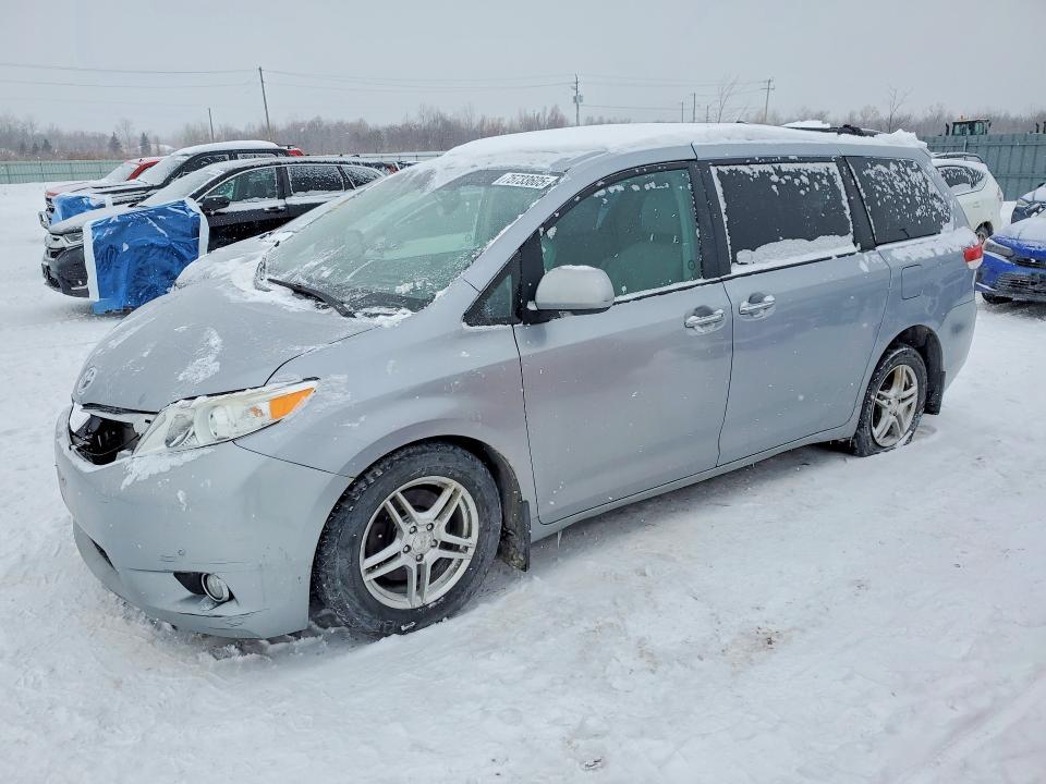 2011 Toyota Sienna xle