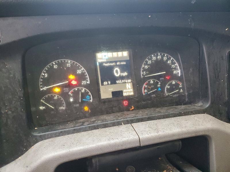2020 Freightliner Cascadia 126 Semi Truck