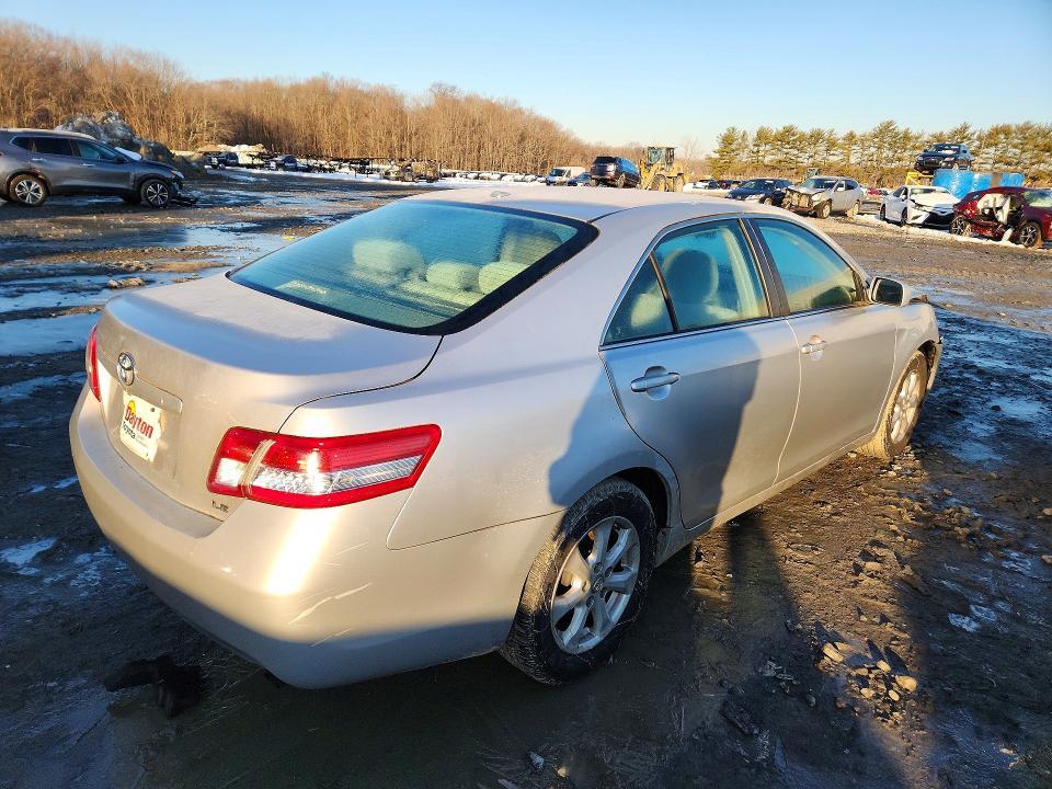 2011 Toyota Camry le