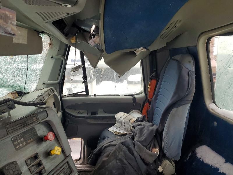 2009 Freightliner Columbia 120 Semi Truck