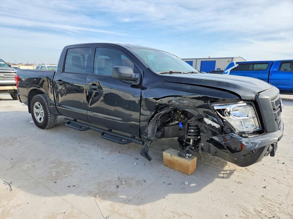 2023 Nissan Titan s