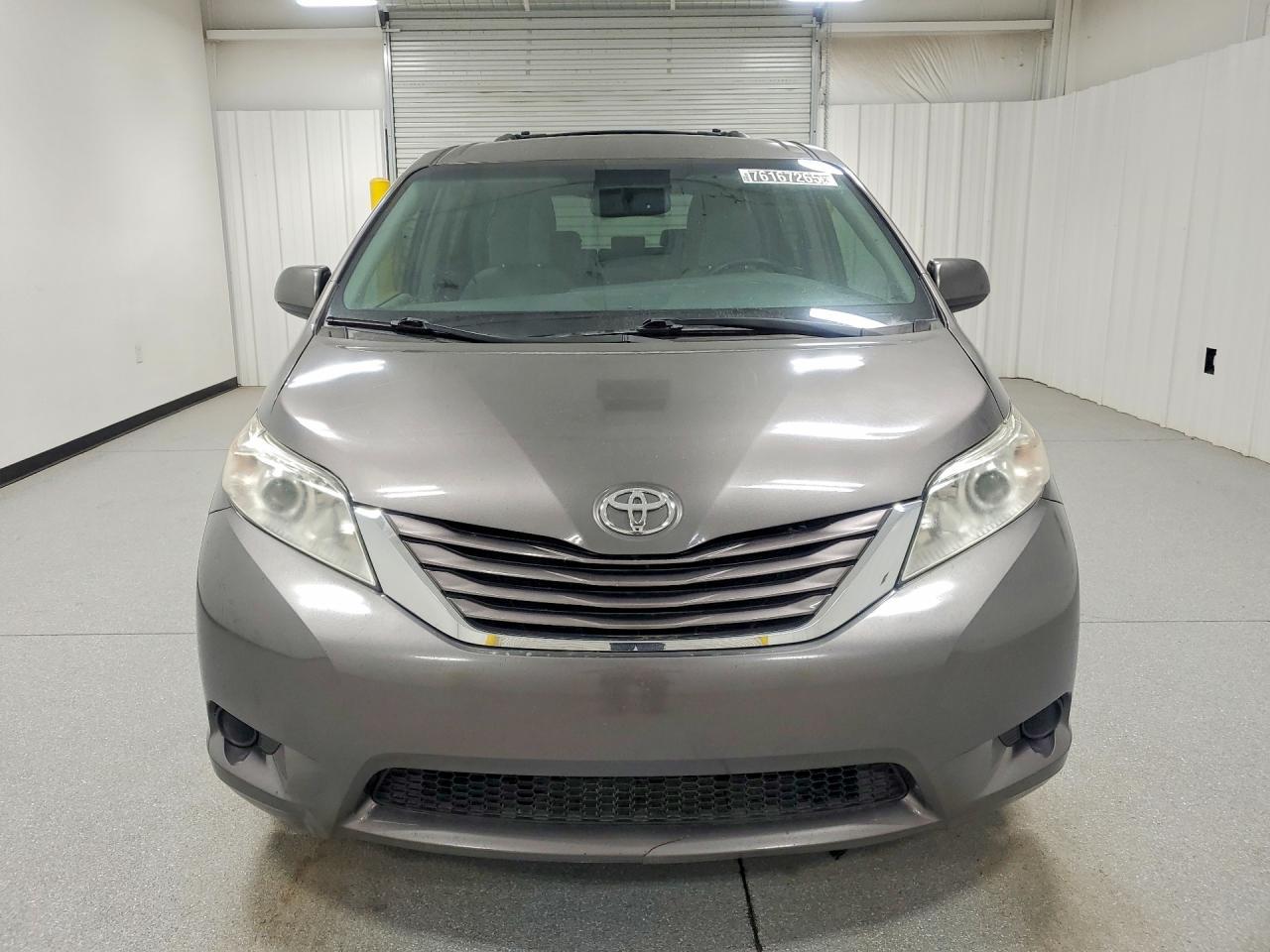 2017 Toyota Sienna le