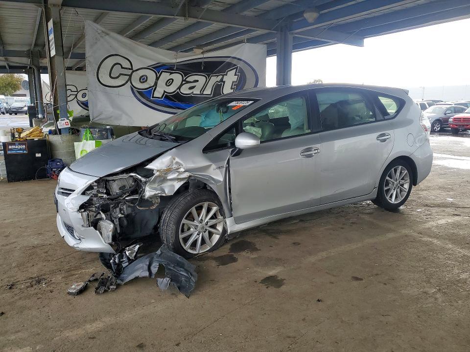 2013 Toyota Prius v Five