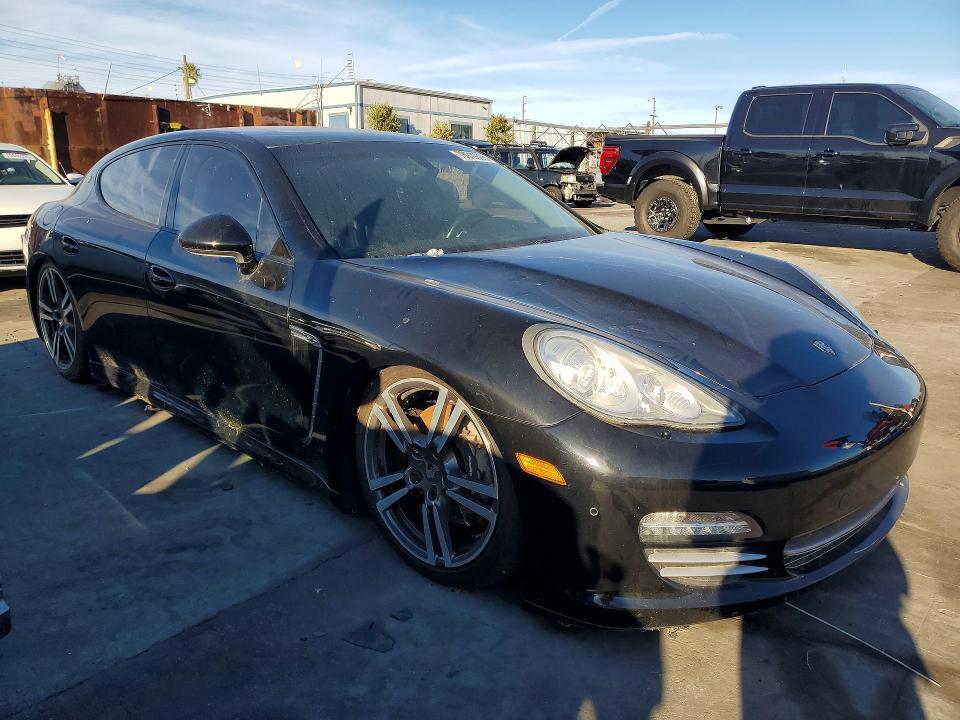 2013 Porsche Panamera 2