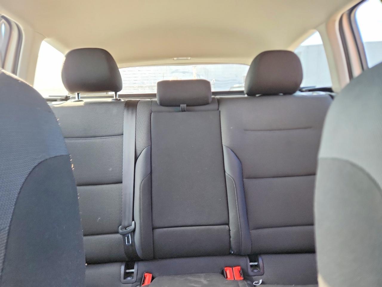 2016 Volkswagen Golf Sportwagen s