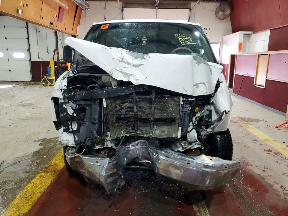 2017 GMC Savana G2500 Delivery van