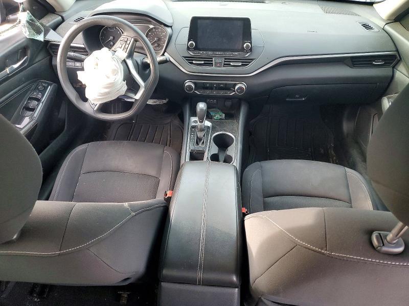 2021 Niss Altima 2.5 sv