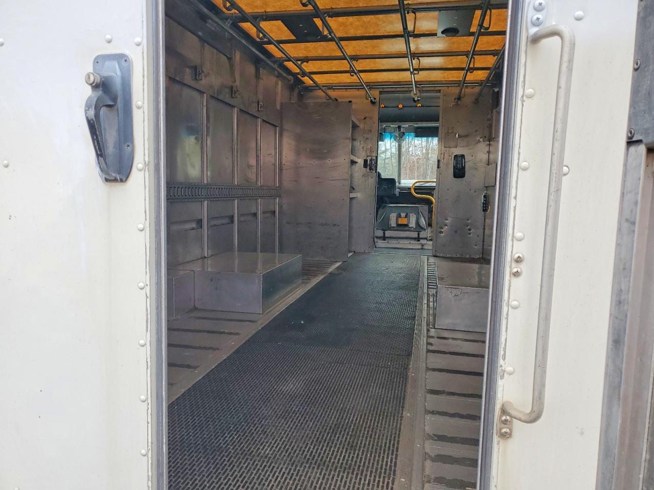 2008 Ford E450 Delivery Truck