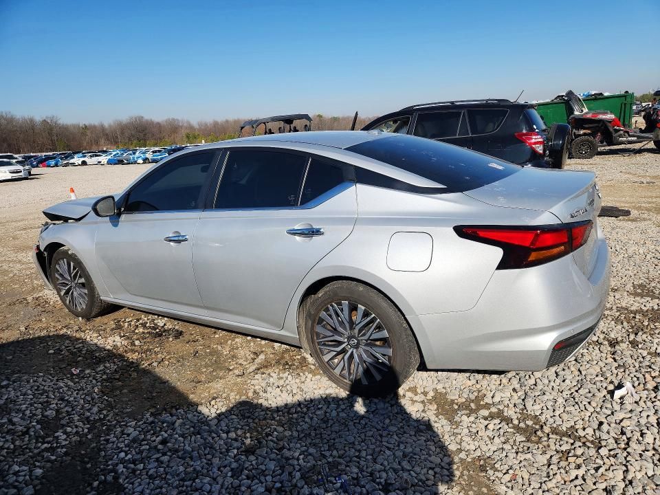 2024 Nissan Altima sv
