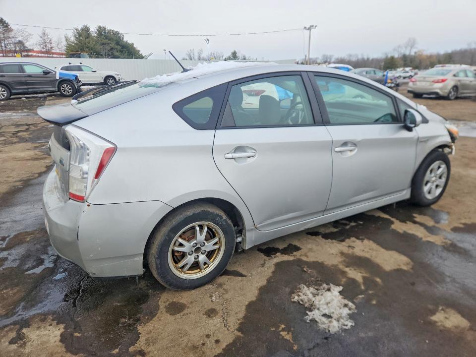2010 Toyota Prius iii