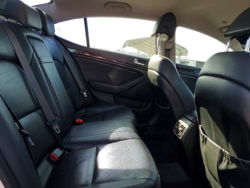 2014 KIA Cadenza Premium