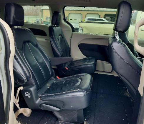 2022 Chrysler Pacifica Touring l