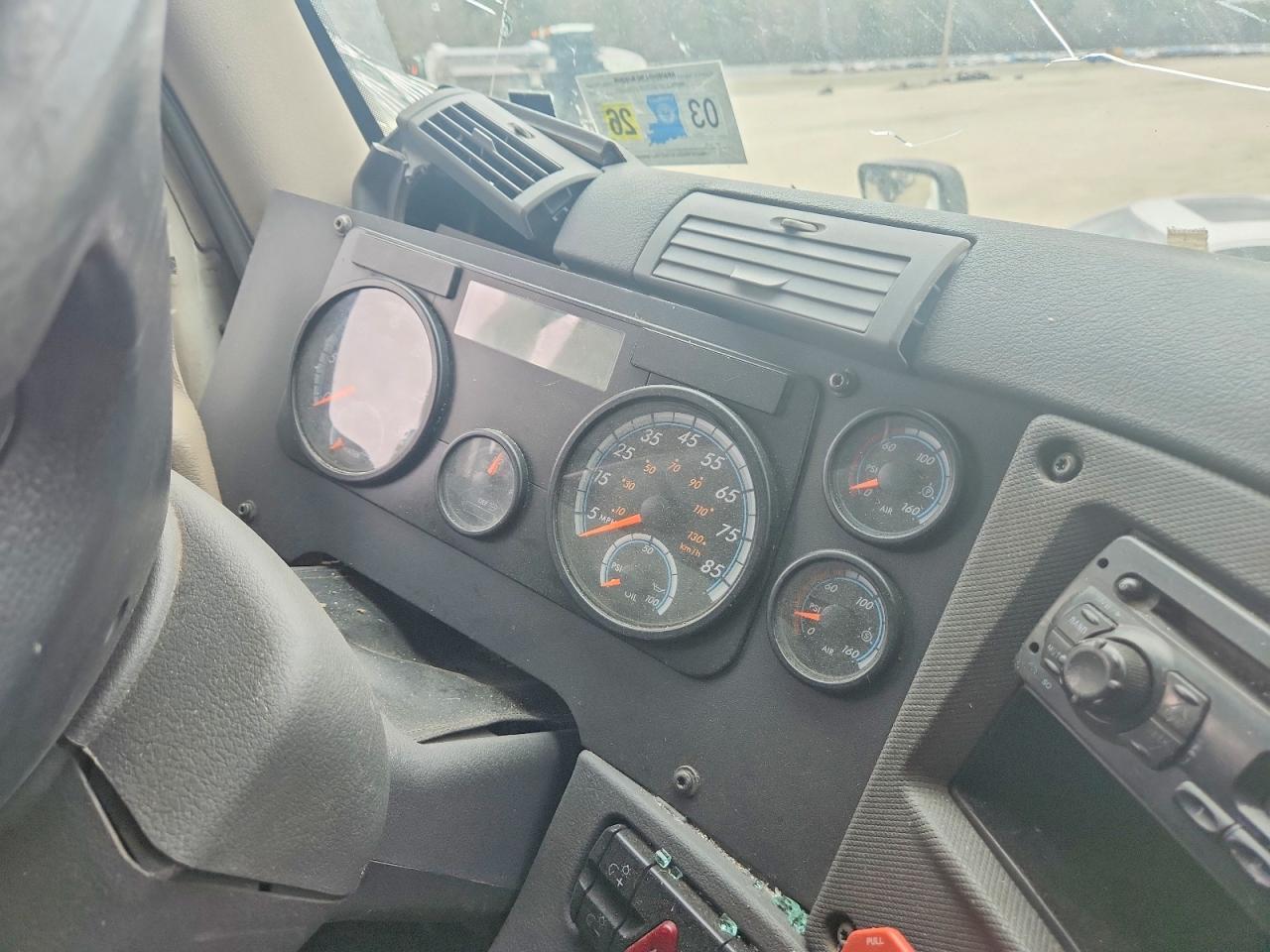 2014 Freigliner 2014 Freightliner Cascadia Semi Truck