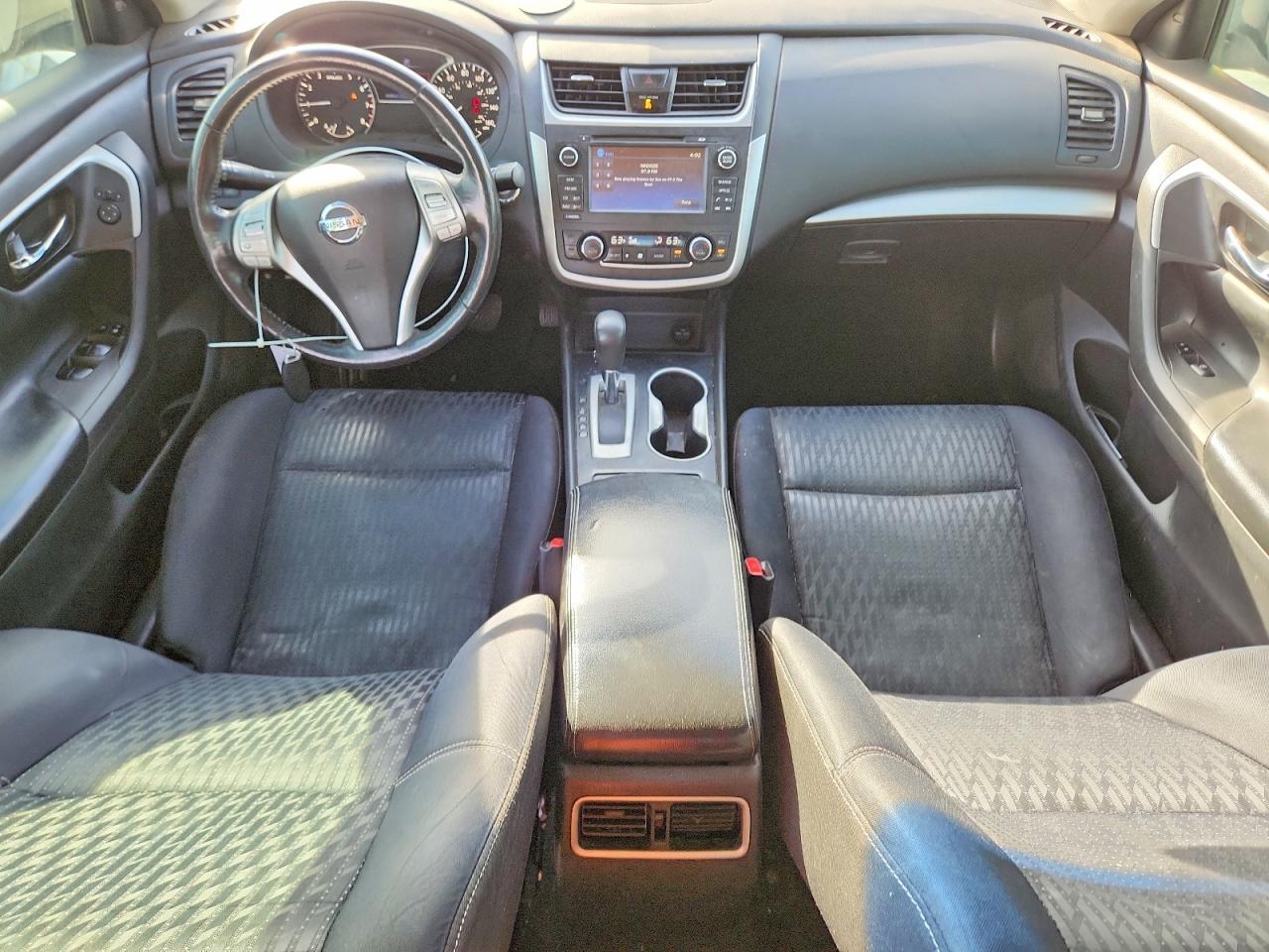 2017 Niss Altima 2.5 sv