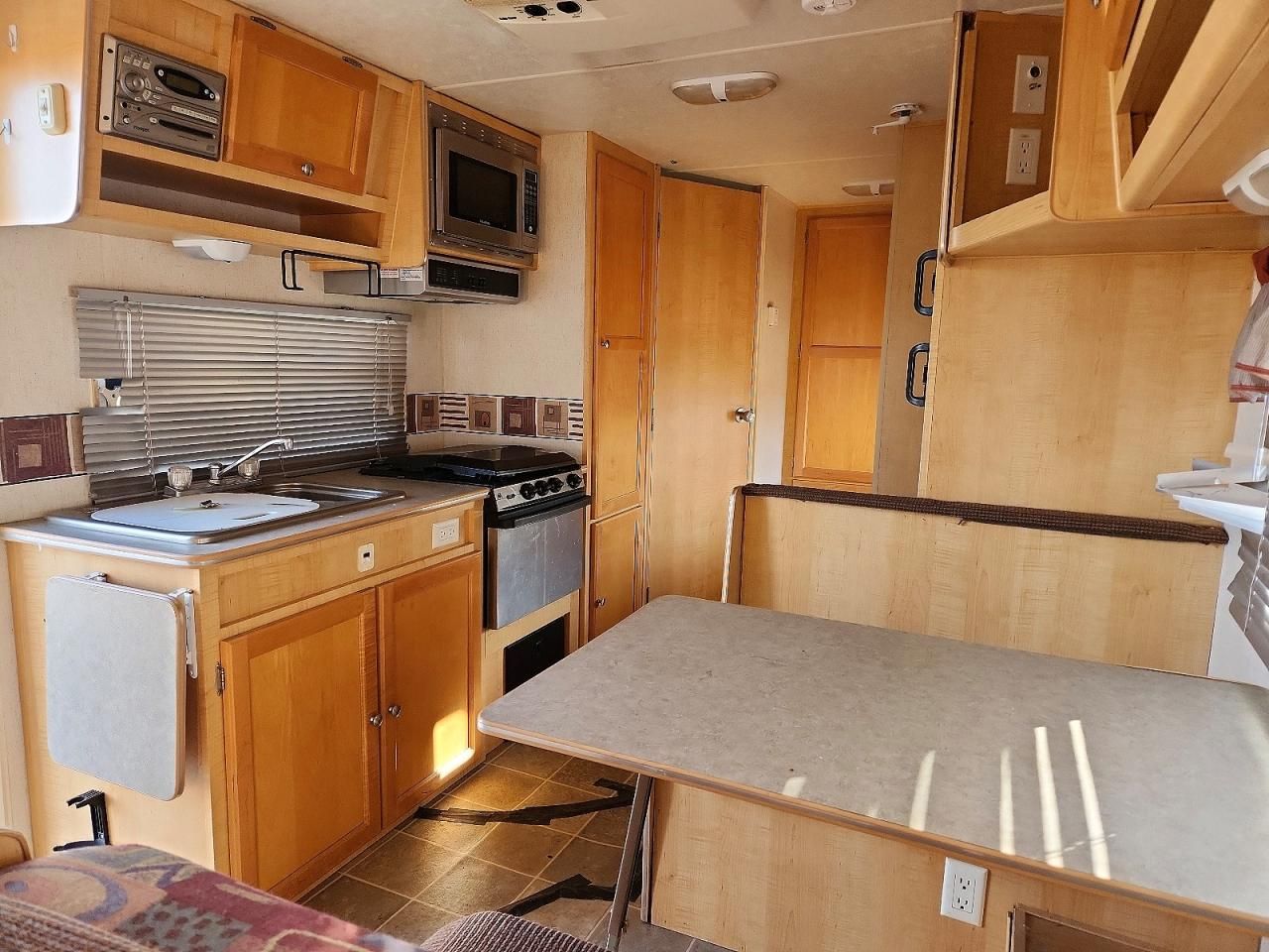 2005 R-Vision Trailer