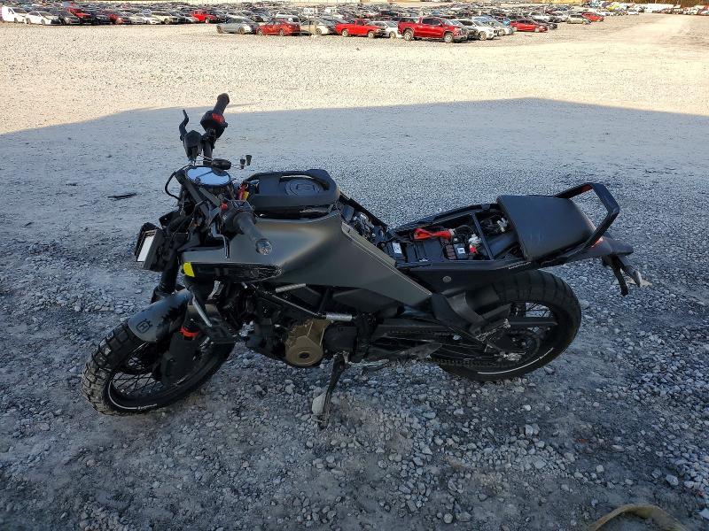 2024 Husqvarna Vitpilen 401/SVARTPILEN 401