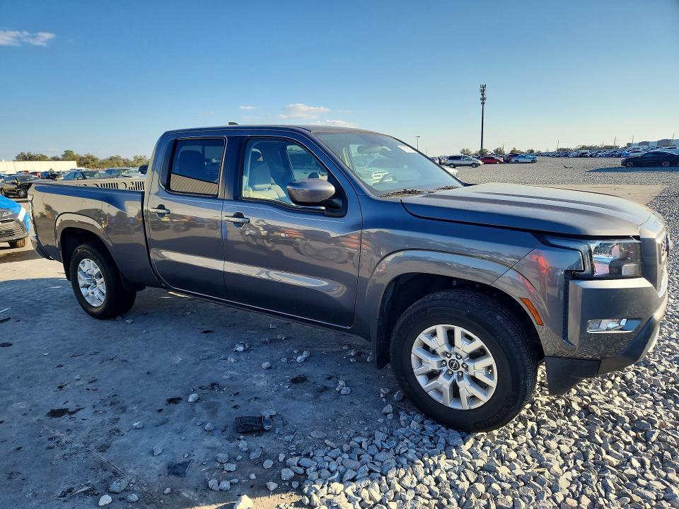 2022 Nissan Frontier sv
