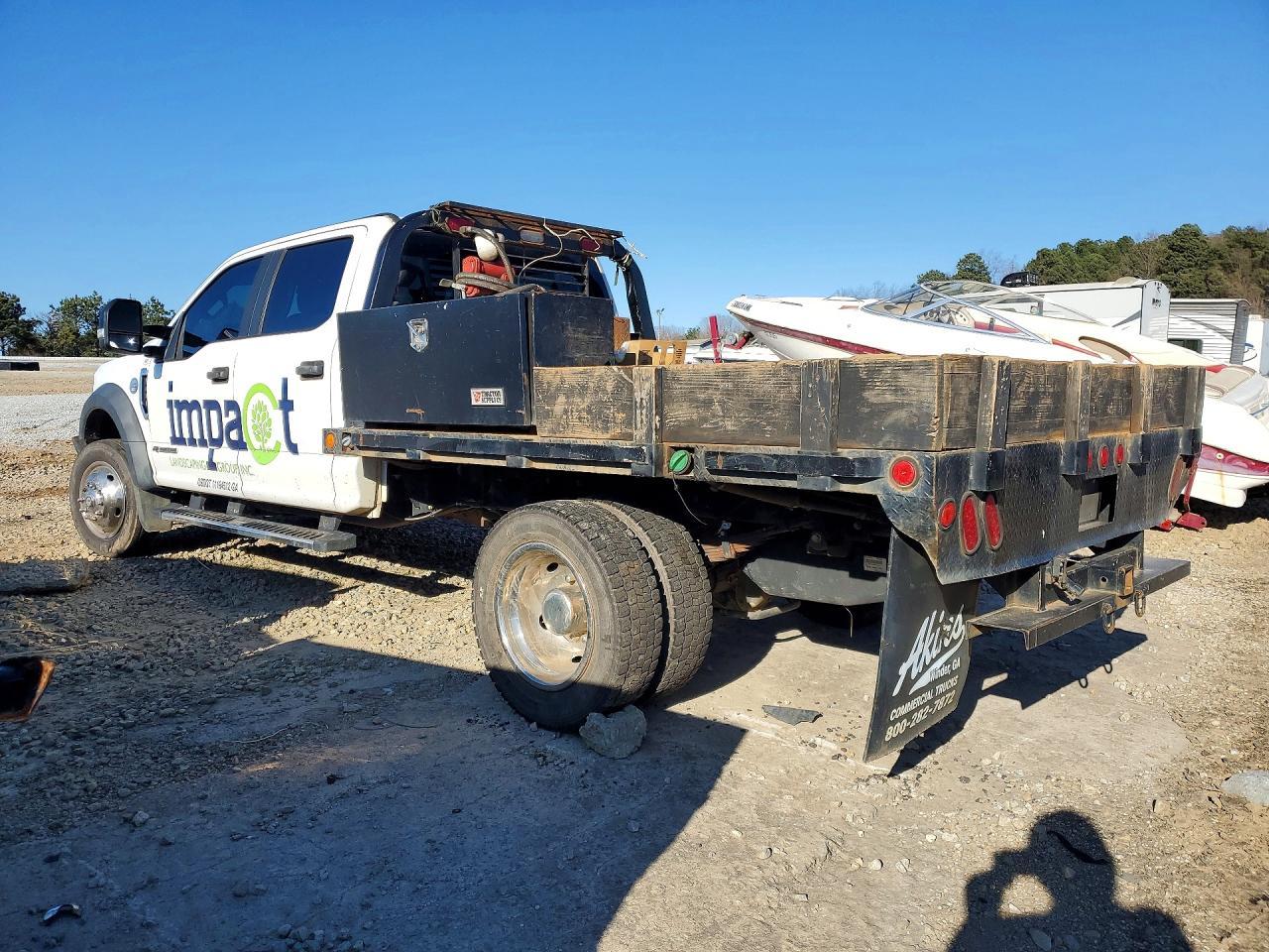 2019 Ford F550 Super Duty Flatbed Truck