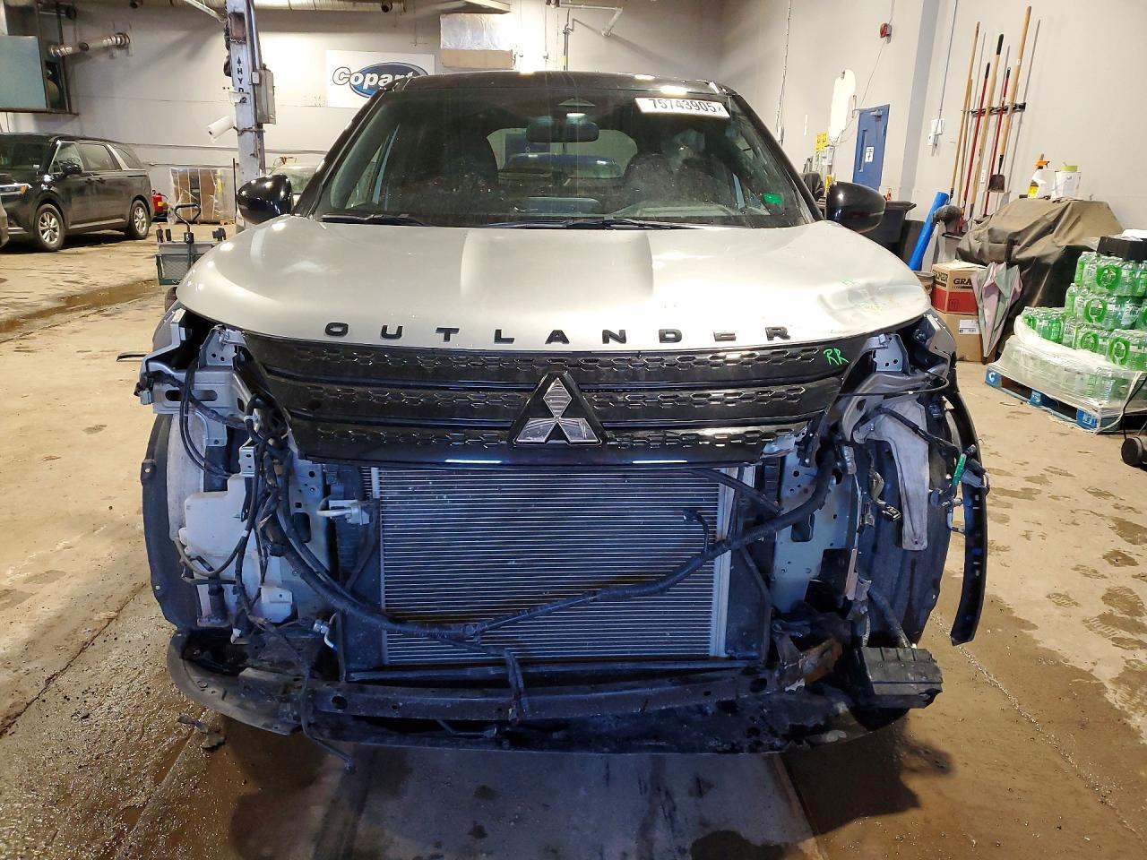 2023 Mitsubishi Outlander se