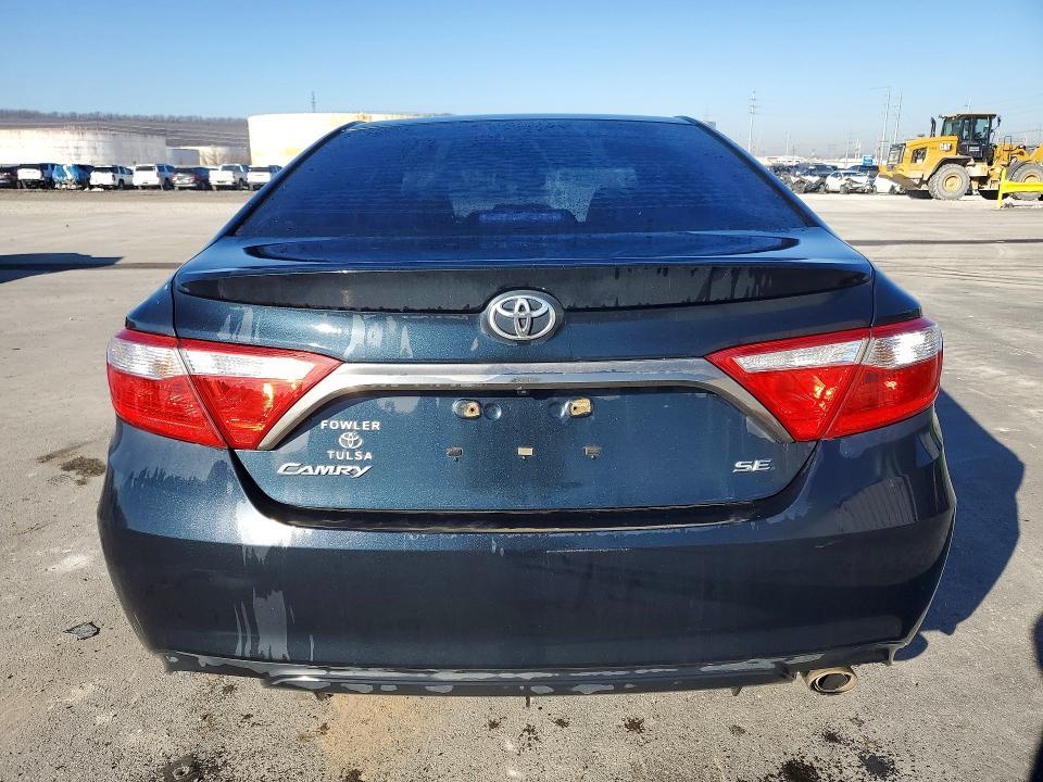 2015 Toyota Camry le