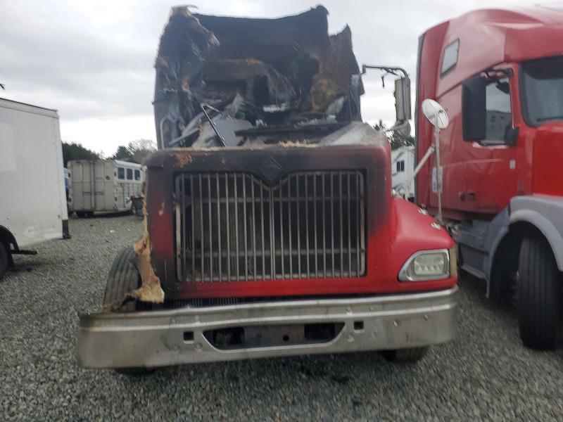 2005 International 9200I Semi Truck