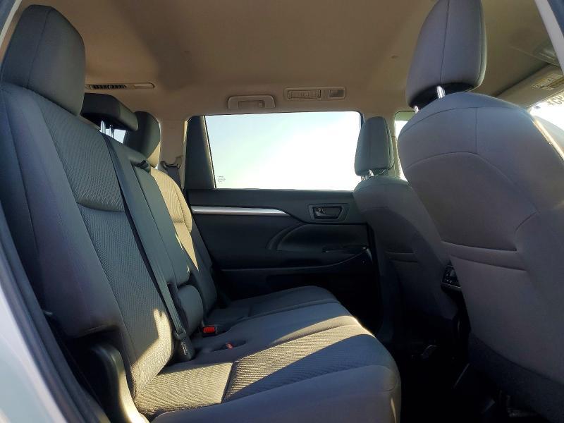2015 Toyota Highlander le