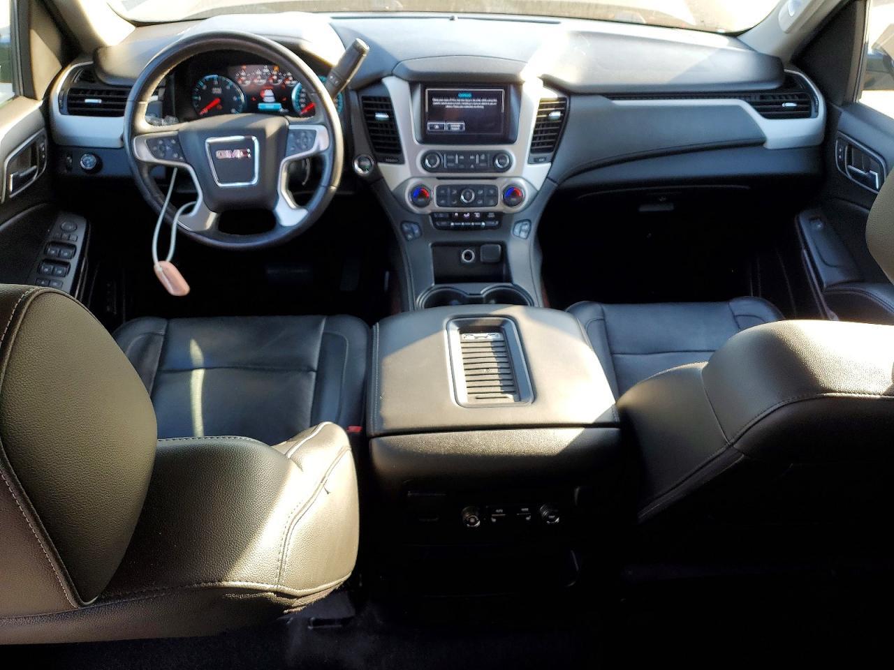 2017 GMC Yukon slt