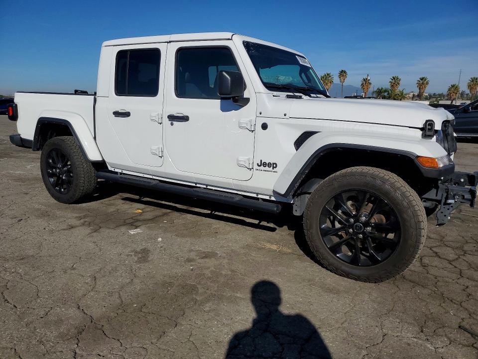 2024 Jeep Gladiator Sport