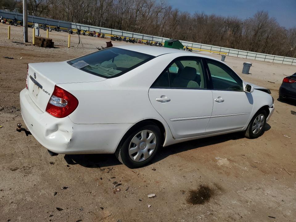 2004 Toyota Camry le
