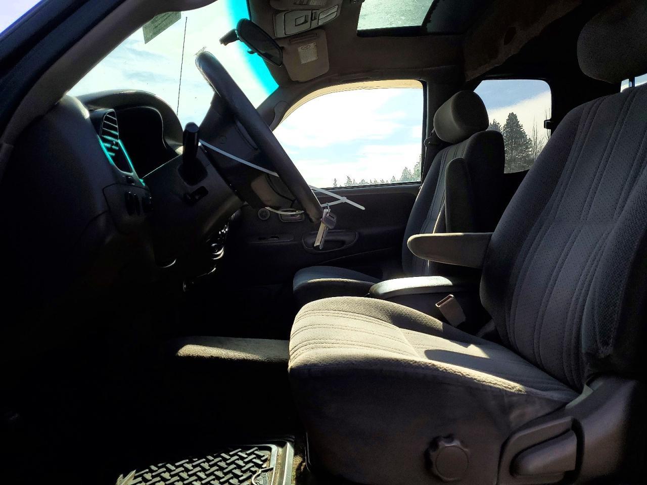 2002 Toyota Tundra SR5 V8