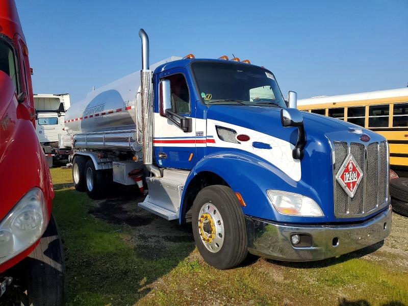 2017 Peterbilt Tractor 579-Semi Truck