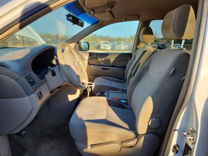 2006 Toyota Sienna le 8 Passenger