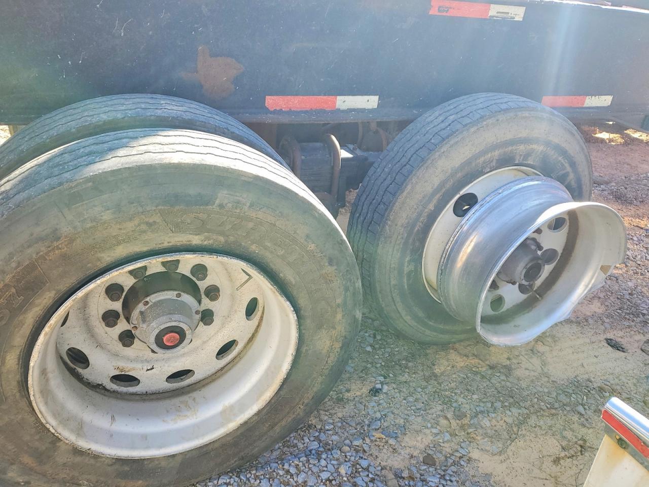 2010 Magnolia Poletailer