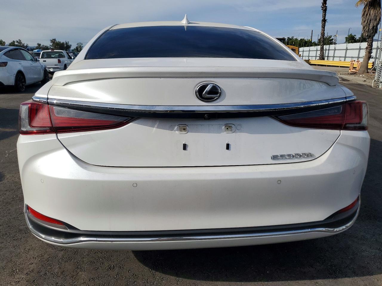 2025 Lexus Es 300h Base