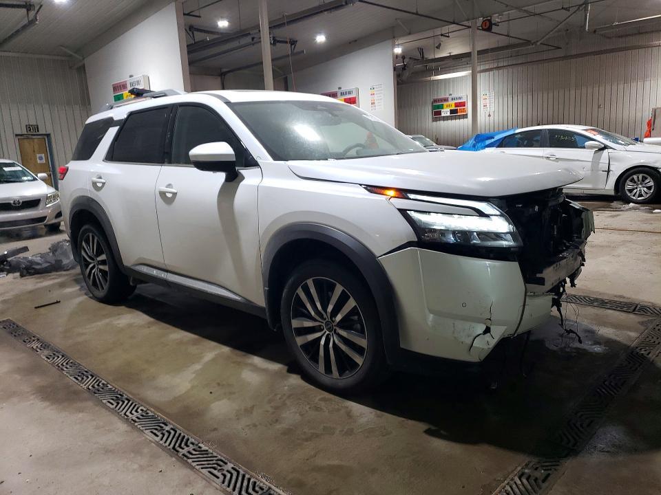 2025 Nissan Pathfinder Platinum