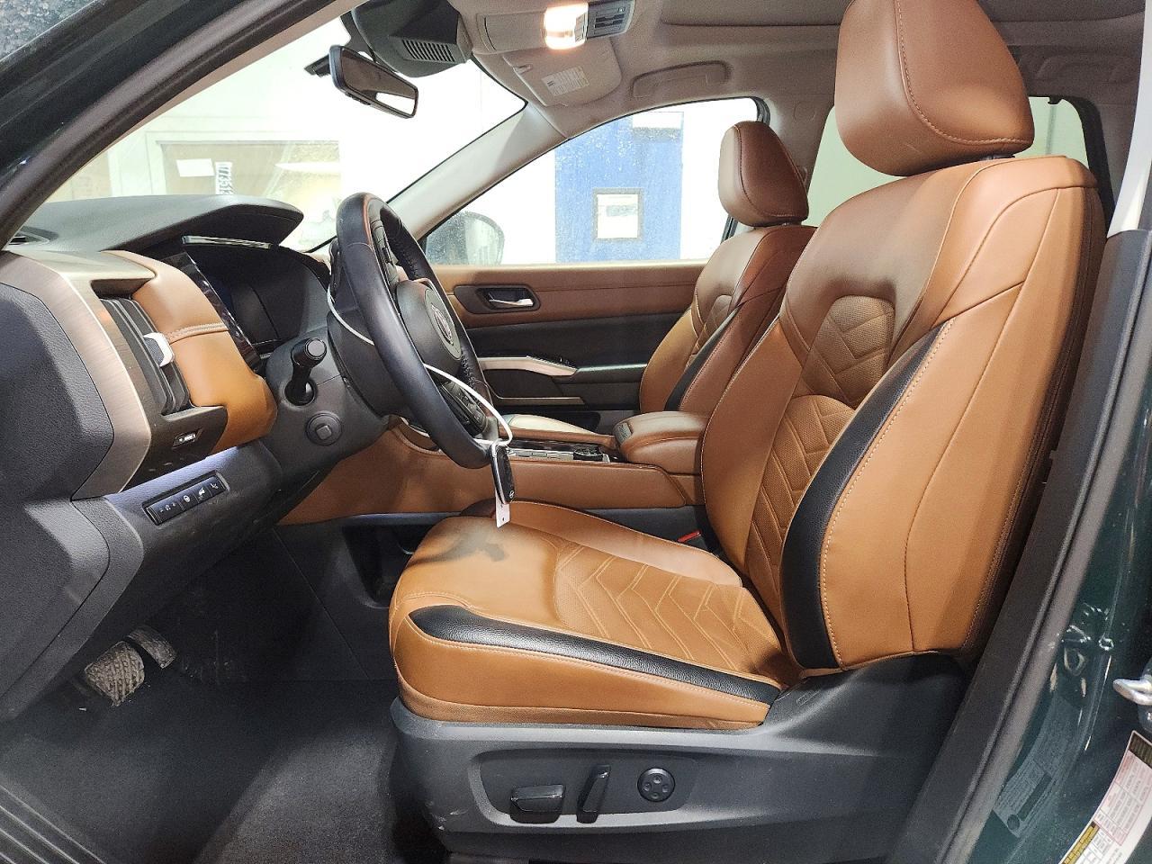 2024 Nissan Pathfinder Platinum
