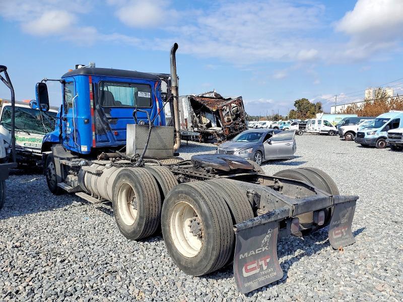 2014 Mack CXU613 Semi Truck