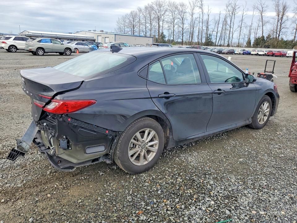 2025 Toyota Camry le