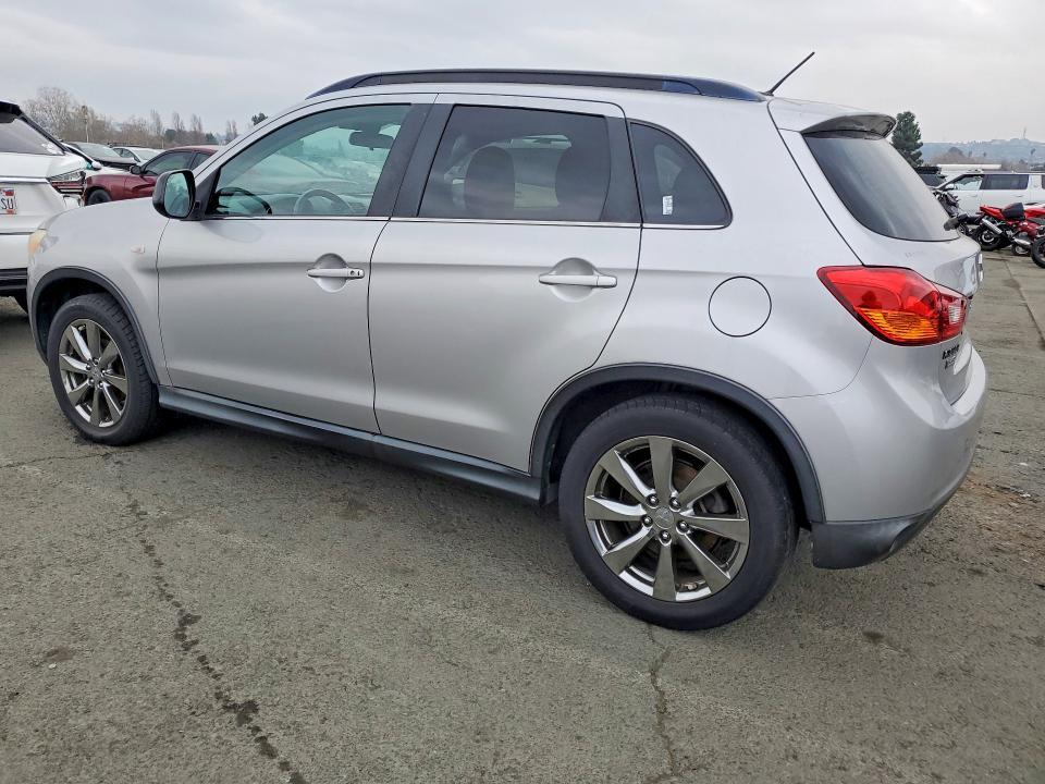 2013 Mitsubishi Outlander Sport le