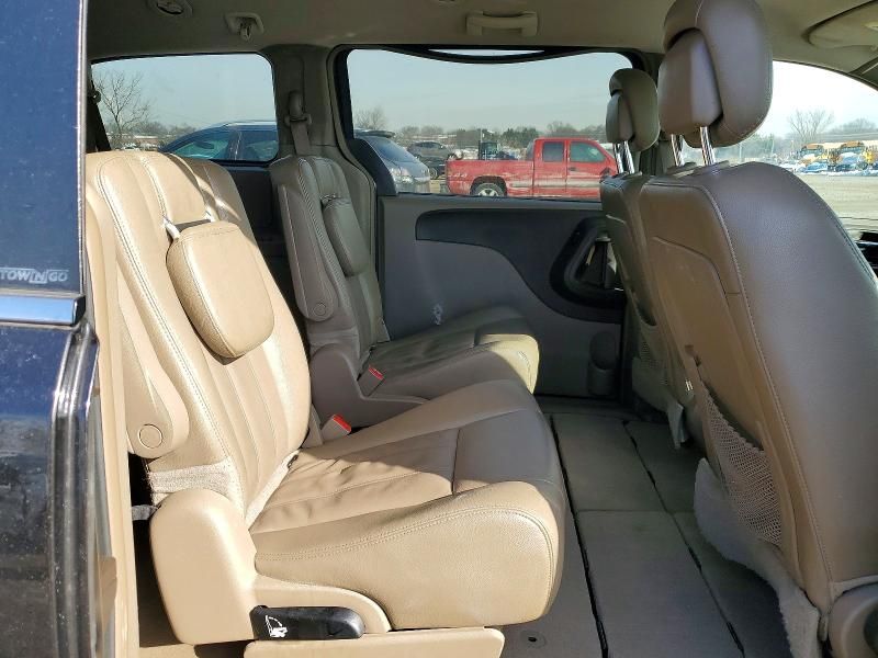 2014 Chrysler Town & Country Touring