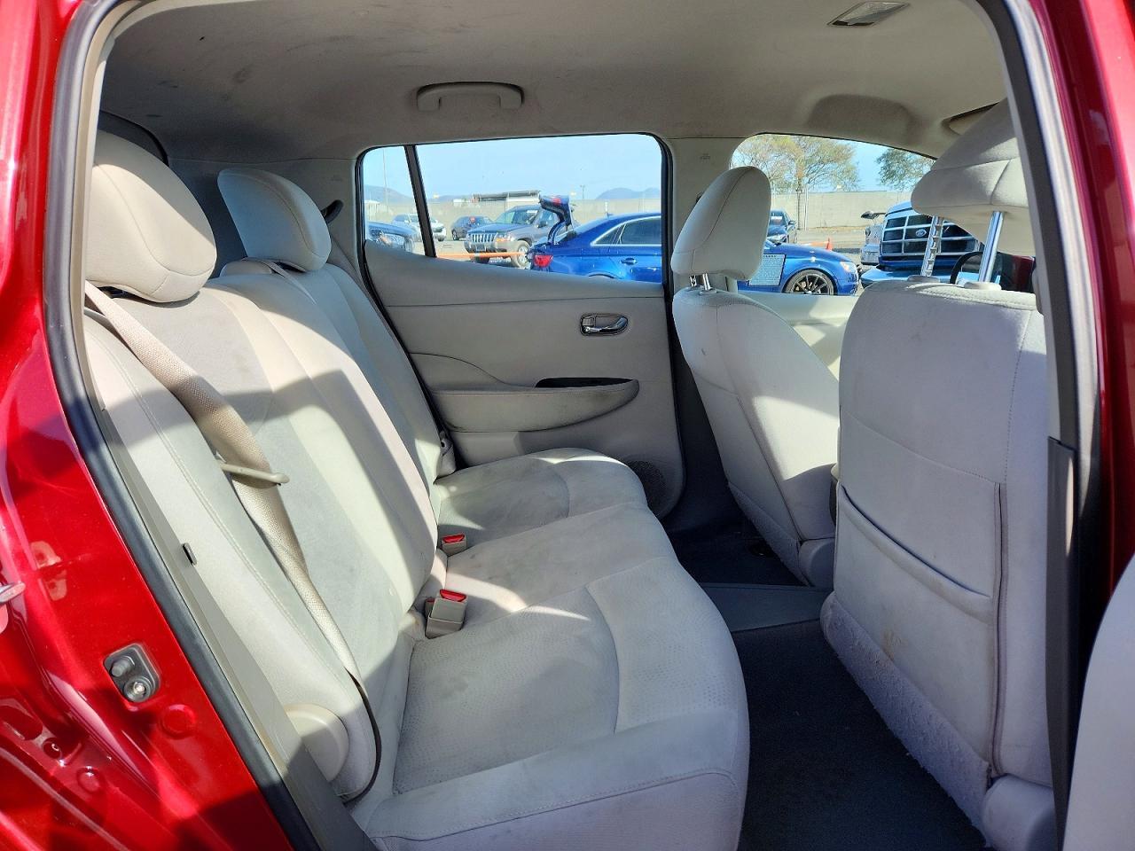 2013 Nissan Leaf s