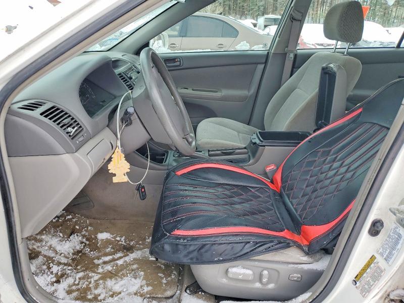 2004 Toyota Camry le