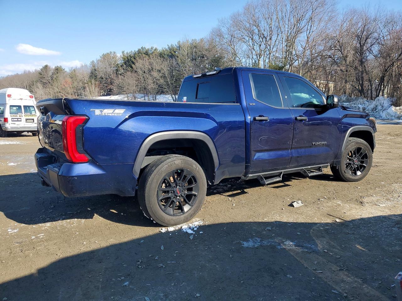 2023 Toyota Tundra Double cab sr
