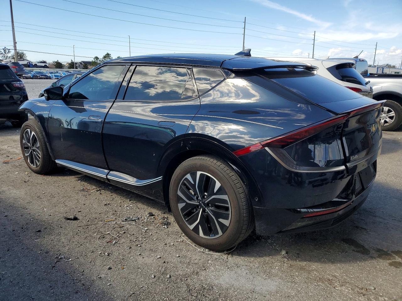 2023 KIA EV6 Light
