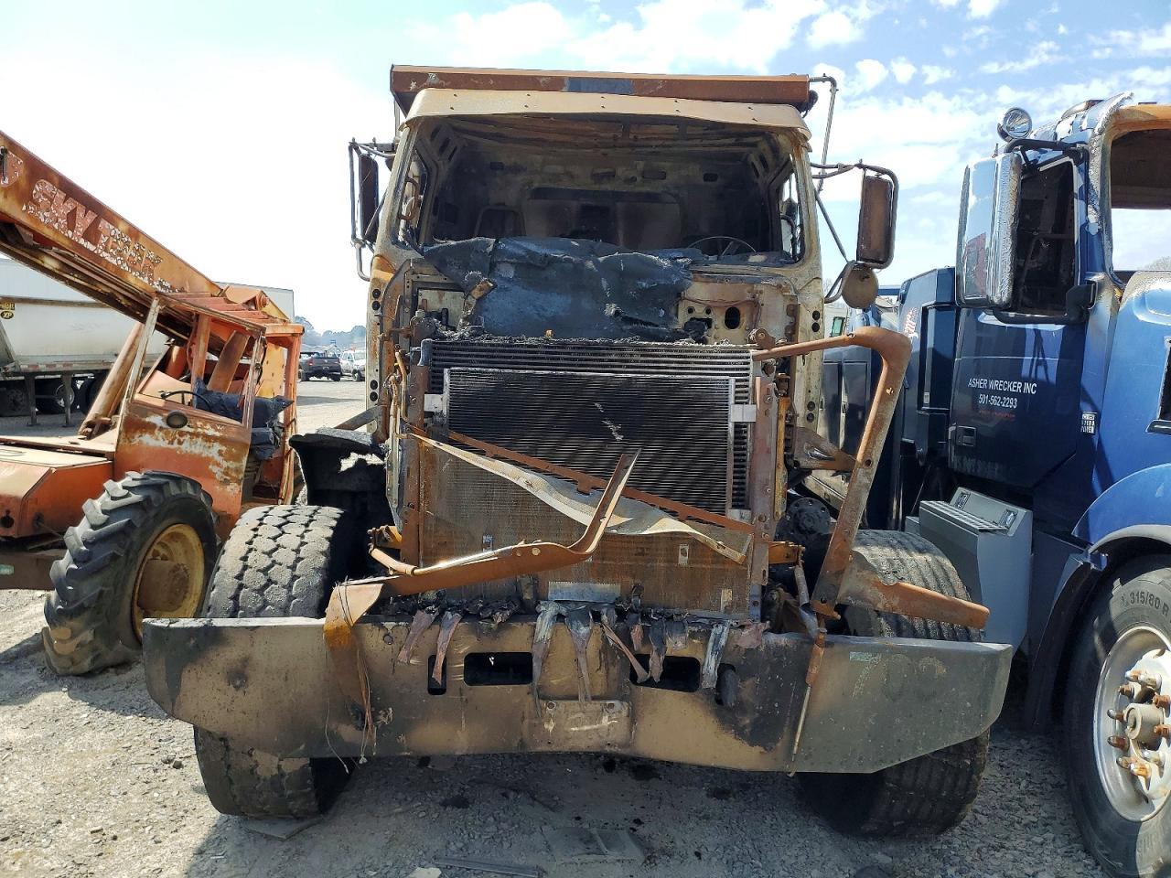 2017 Westenstar 2017 Western Star Conventional Dump Truck