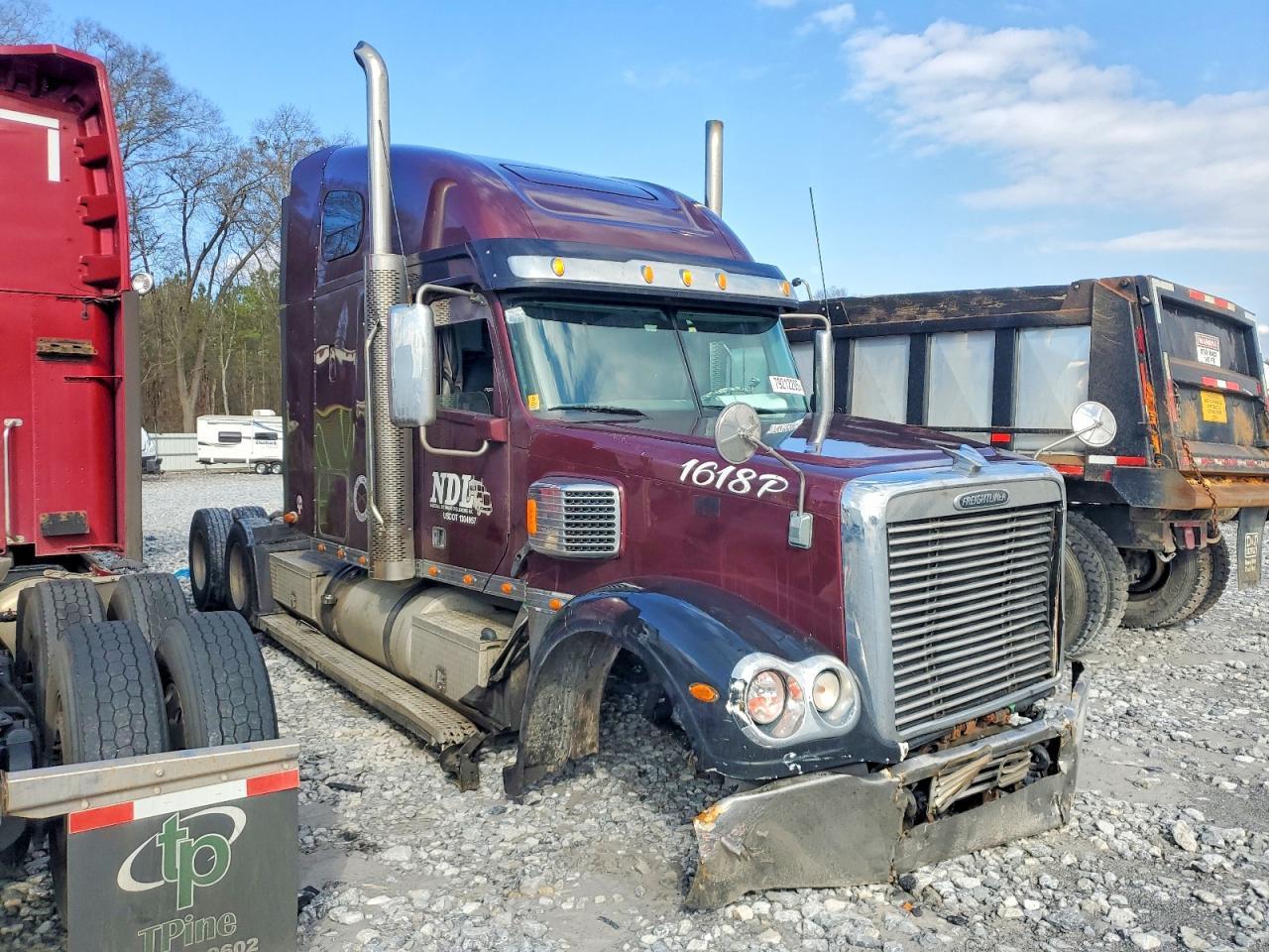 2016 Freigliner 2016 Freightliner Coronado Semi Truck