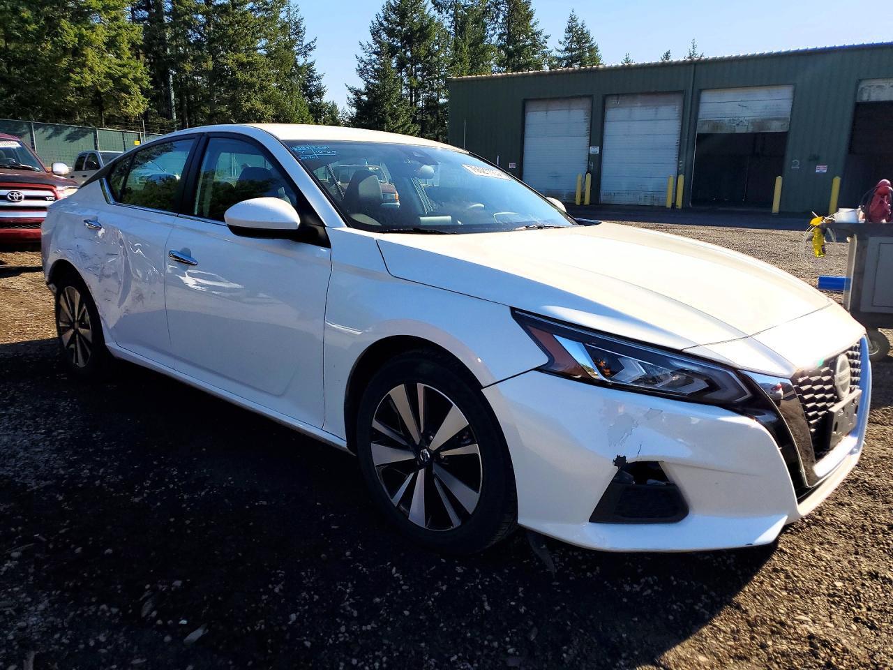 2022 Niss Altima 2.5 sv