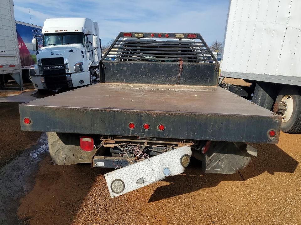 2006 Ford F550 Super Duty Flatbed Truck